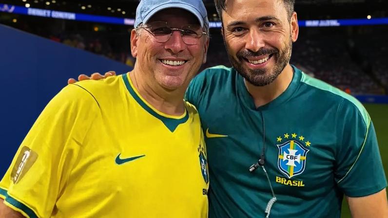 Luiz acena para Textor, que estava na arquibancada –