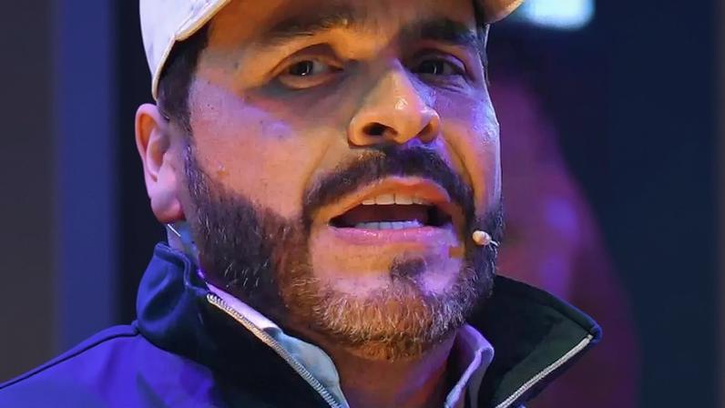 Os rivais do segundo turno: Abelardo de la Espriella e Iván Cepeda