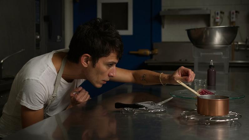 A chef Dominique Crenn acredita que não está servindo um menu, e sim sua alma. Foto: Melissa Moseley|Netflix|Divulgação