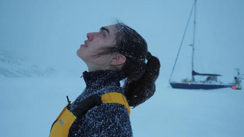 Tamara Klink passou oito meses isolada no mar congelado da Groenlândia, entre 2023 e 2024. Ela conta a história no livro 'Bom Dia, Inverno'.