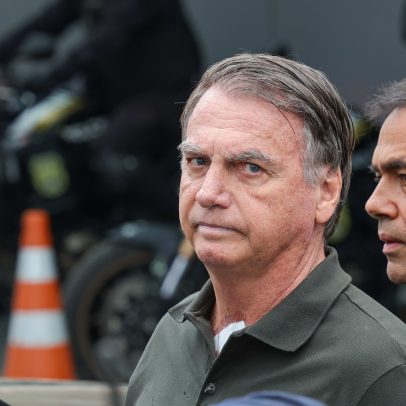 Arma apreendida blitz pode influenciar decisão de Moraes sobre domiciliar