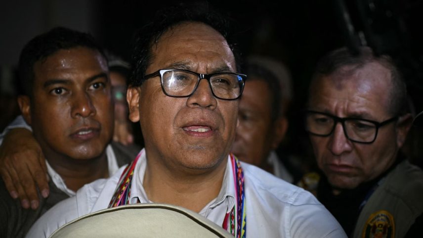 Os peruanos elegem um novo presidente, dentre um número recorde de 35 candidatos, para governar um país assolado pelo crime organizado e pela instabilidade. Crédito: Carmem Cuesta-Roca/ various sources /AFP