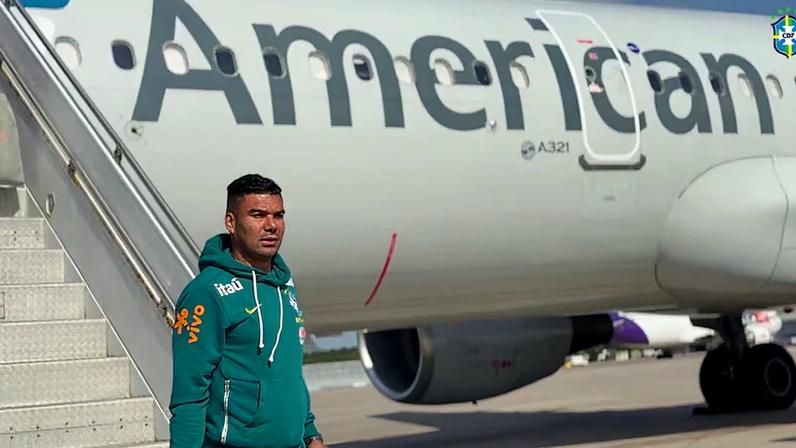 Seleção Brasileira chega a Houston recebida por fãs antes de duelo com Japão