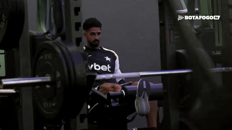 A comissão técnica dividiu as atividades entre treinos de força na academia, recuperação muscular e os primeiros ajustes táticos no gramado, acelerando o ritmo para a retomada das competições.