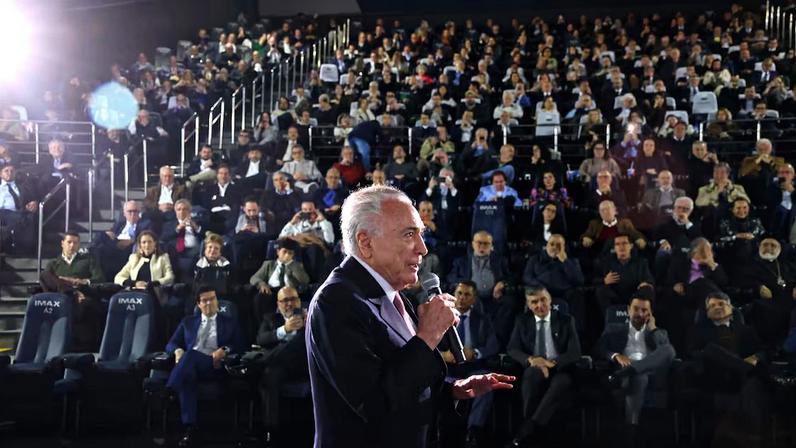 Pré-estreia do documentário 963 dias, do diretor Bruno Barreto, sobre a presidência de Michel Temer. Presença do ministro Alexandre de Moraes, entre outros políticos e personalidades, como Gilberto Kassab, Moreira Franco, Eduardo Leite, Ricardo Sales, entre outros. pré-estreia no Cinépolis do Shopping JK Iguatemi. Foto Tiago Queiroz/Estadão