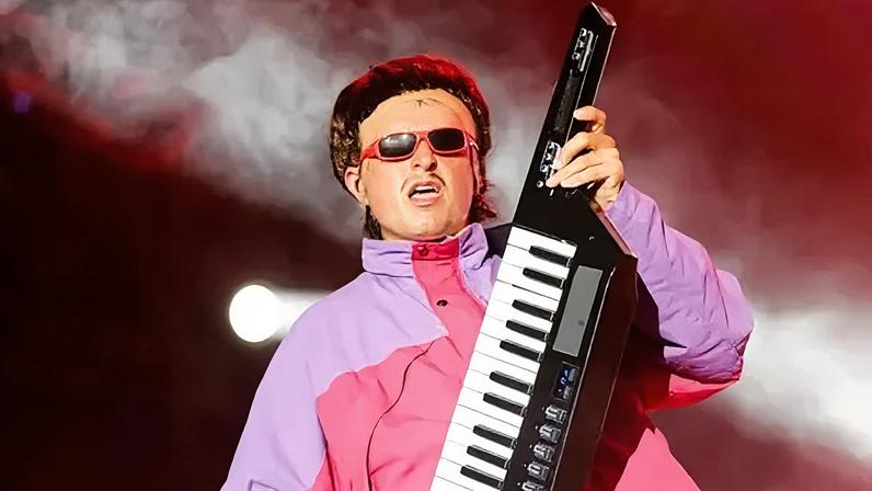 Músico americano Oliver Tree morre em colisão de helicóptero no Brasil
