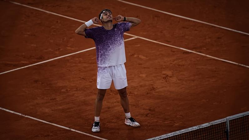 Cobolli espera avançar no Aberto da França em duelo com Zverev