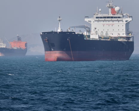 EUA teriam realizado missão secreta para obter petróleo através de Hormuz