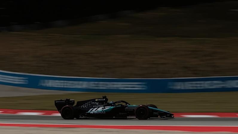 George Russell volta com tudo e conquista pole no GP da Catalunha