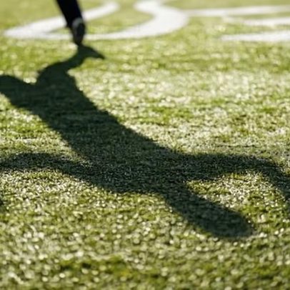 Time de beisebol cancela jogo após jogadores se recusarem a usar camisetas Pride