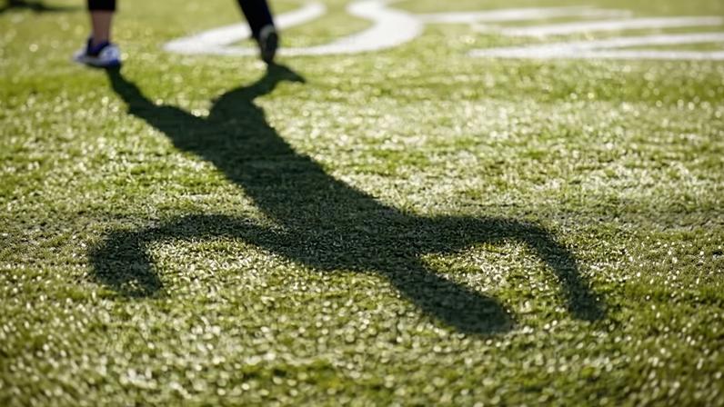 Time de beisebol cancela jogo após jogadores se recusarem a usar camisetas Pride