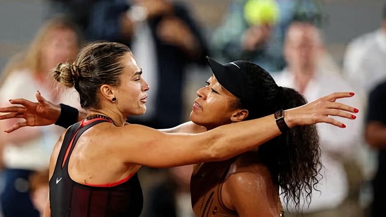 Sabalenka vence Osaka no primeiro jogo noturno feminino em Paris desde 2023