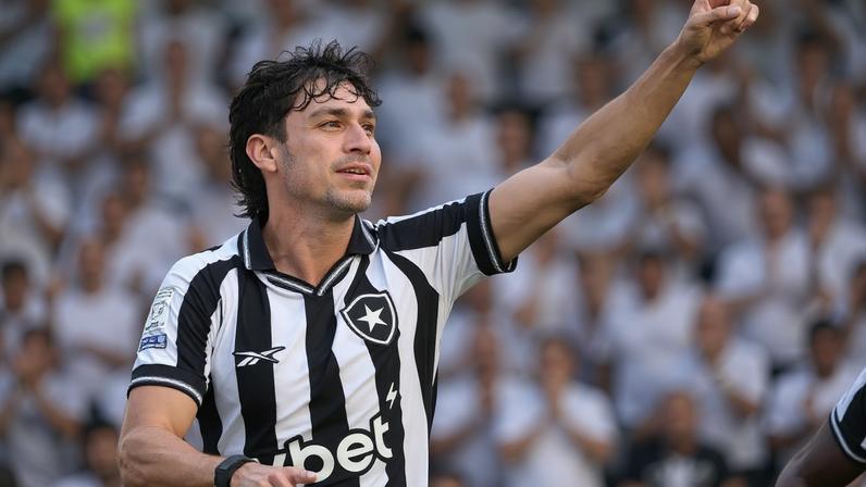 Newton perdeu espaço no Botafogo e entrou no radar do São Paulo –