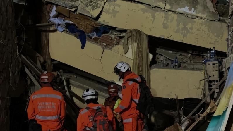 Bombeiros de MG iniciam buscas por vítimas dos terremotos na Venezuela