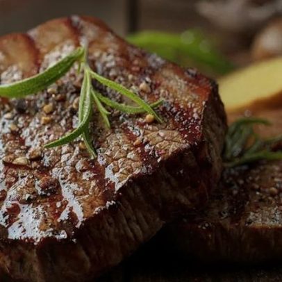 Como deixar a carne macia sem ingredientes caros com truques simples
