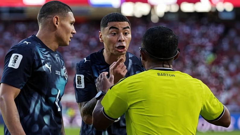 Comentarista perde credenciais da Copa após chamar Infantino e árbitro