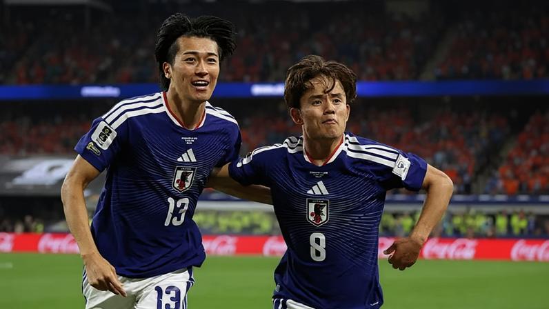 Japão empatou jogo de estreia contra a Holanda e venceu a Tunísia por 2-0. Está em segundo lugar no grupo F — Foto: Getty Images