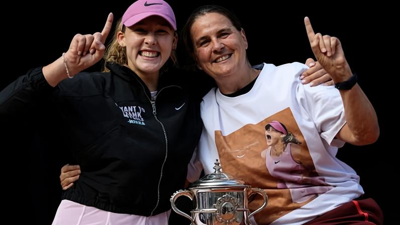 Mirra Andreeva likes to thank herself, but she shows due gratitude to her coach, the Spanish grand slam winner Conchita Martínez.