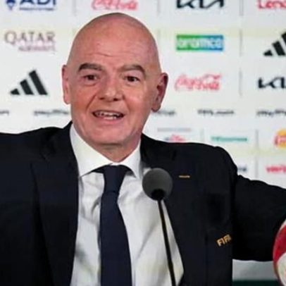 Infantino pede aos fãs de futebol que relaxem diante de críticas à Fifa