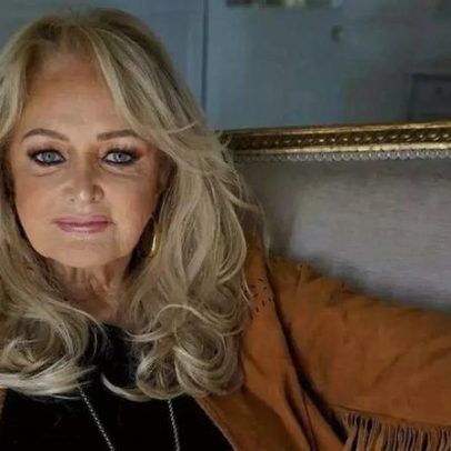 Bonnie Tyler acorda do coma, mas permanece muito debilitada