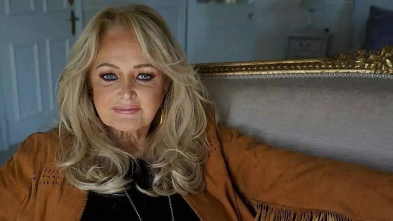 Bonnie Tyler deixa o coma mas está 'muito debilitada'