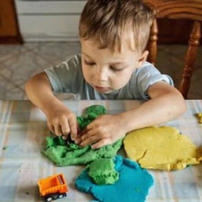 Artistas como Whiteread falam sobre como incentivam os filhos à arte