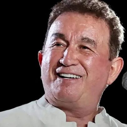 Palco de Amado Batista cede durante show na Bahia