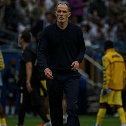 Tuchel pede aos torcedores ingleses manter a fé enquanto Gana reclama de pênalti