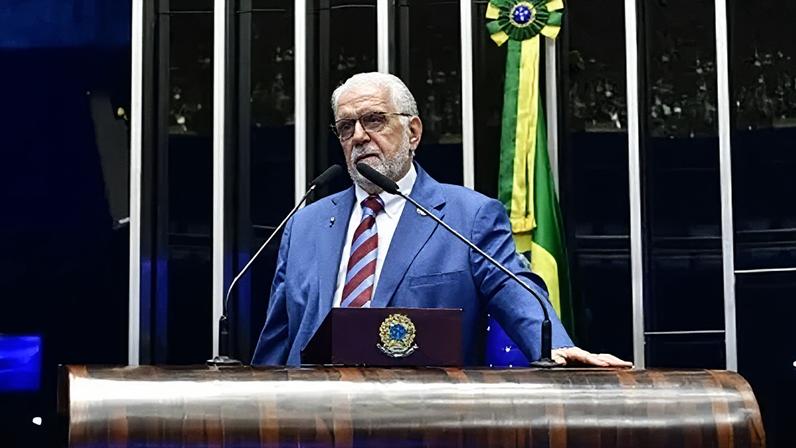 Plenário do Senado Federal durante sessão deliberativa ordinária. Na pauta, prorrogação do prazo para a execução dos recursos da Lei Paulo Gustavo, que prevê ações emergenciais para o setor cultural. Também está na pauta projetos sobre direitos dos atingidos por barragens, alterações nas penalidades para advogados e pedidos de empréstimos externos com garantia da União. Em discurso, à tribuna, senador Jaques Wagner (PT-BA)