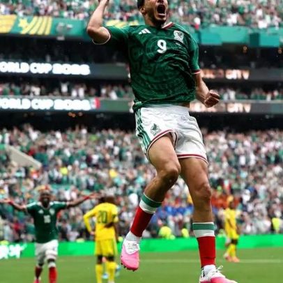 Autor do gol do México carrega marca de grave acidente com David Luiz