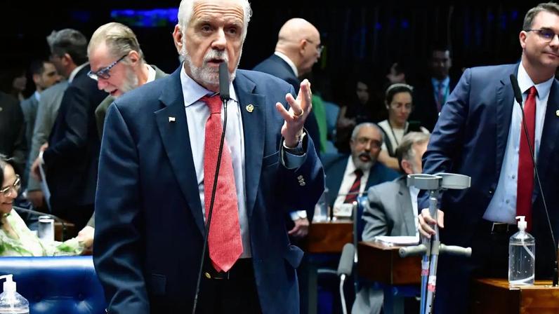 Jaques Wagner: líder do governo no Senado é relator do projeto que recria o DPVAT