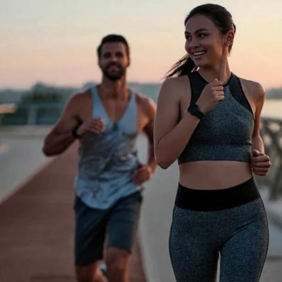 Esportes ideais para casal: do beach tennis à corrida