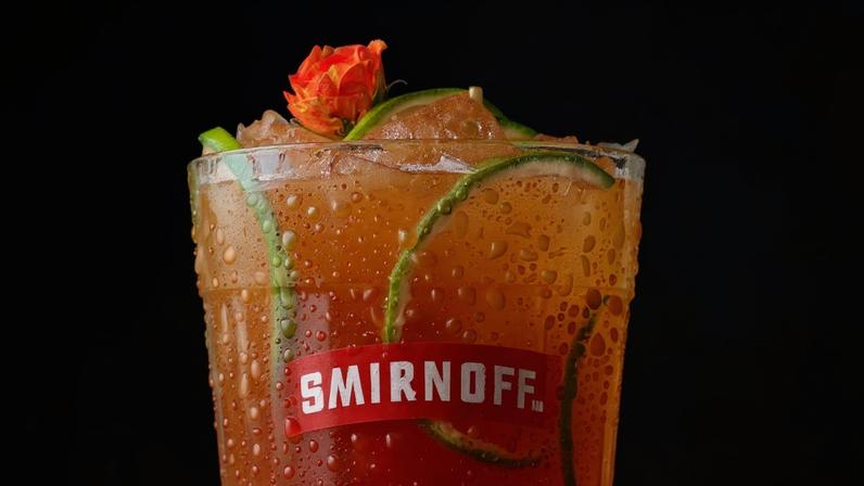 Como fazer a Caipi Turquia: coquetel de romã e limão com vodka