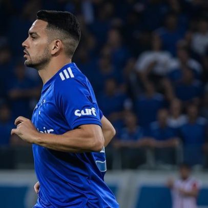 Meio-campista do Cruzeiro tem futuro indefinido após fim de empréstimo