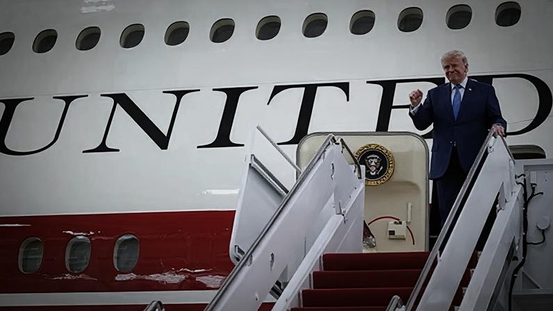 'The world's most luxurious plane': Trump unveils new Air Force One – video