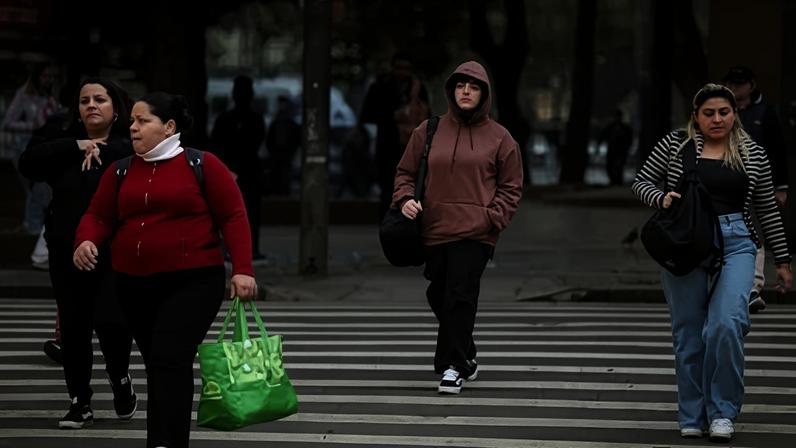 Ao longo dos dias, as temperaturas se elevam gradualmente durante as tardes