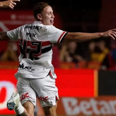 Maik volta a ser observado pela comissão do São Paulo após afastamento