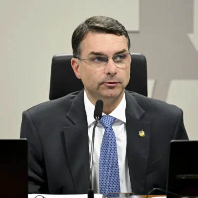 Flávio Bolsonaro dúvida candidatura única de Zema e Caiado