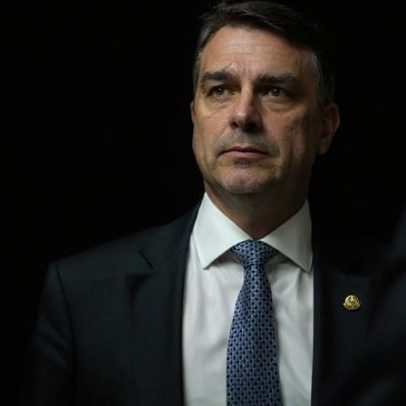 PGR tem prazo para decidir denúncia contra Flávio Bolsonaro