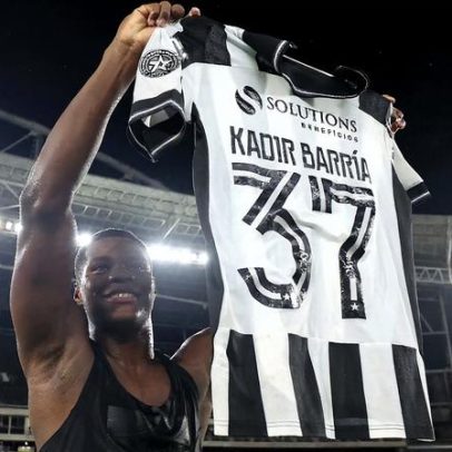 Kadir (Botafogo) marca em amistoso pelo Panamá e fica fora da Copa
