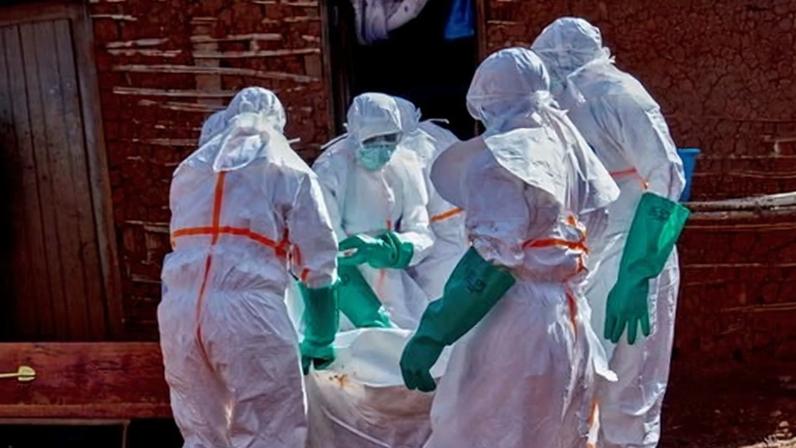 Red Cross retrieve the body a man who died of Ebola in Mongbwalu, Ituri province, Democratic Republic of the Congo, on 24 May 2026.