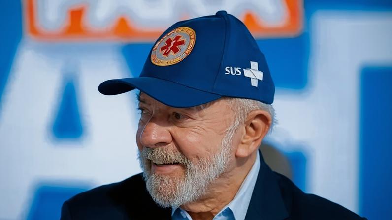 Presidente da República, Luiz Inácio Lula da Silva, durante cerimônia de entrega de ambulâncias do SAMU, equipamentos para unidades de saúde e equipamentos cirúrgicos no âmbito do Novo PAC Saúde. Salvador - BA.Foto: Ricardo Stuckert / PR