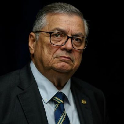 Dino mantém suspenso julgamento sobre sucessão no Rio após decisão do TSE