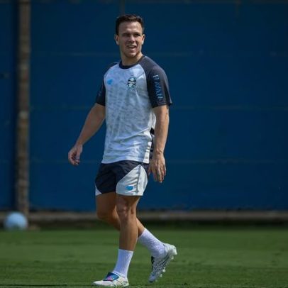 Vasco faz sondagem por Arthur, volante do Grêmio, que pode sair
