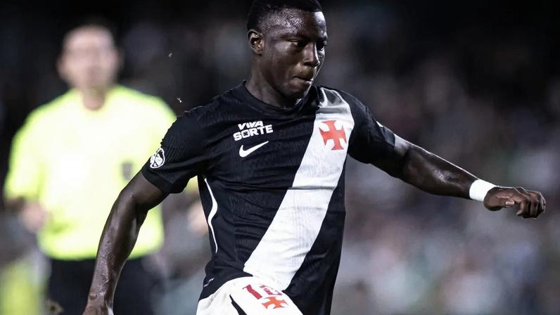 Marino Hinestroza na partida entre Coritiba x Vasco (Foto: Matheus Lima/Vasco)