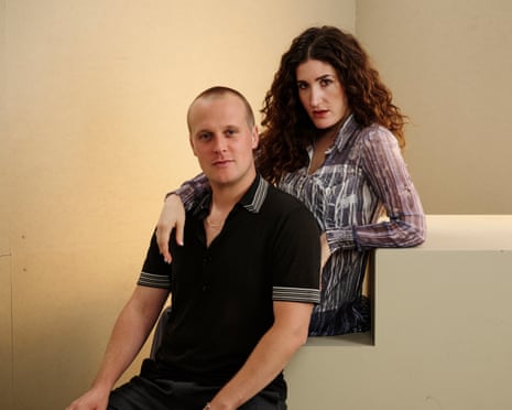 Sátira sobre influenciadores de John Early e Kate Berlant provoca rir e choro