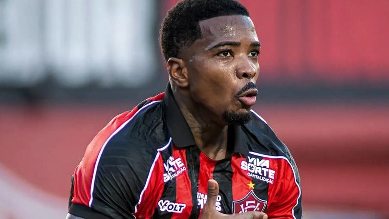 Vitória vai ter Cacá entre os titulares (Foto: Divulgação/Vitória)