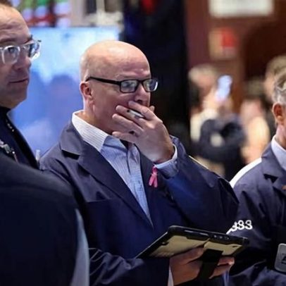 Venda de ações de IA abala mercados dos EUA, de Wall Street à Ásia