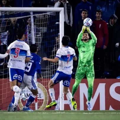 Otávio lidera virada do Cruzeiro em momento conturbado