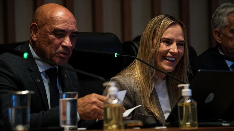 Governadora do DF é pivô de crise gerada por rompimento com Ibaneis Rocha e divisão de posturas. (Foto: Felipe Ando / Agência CLDF)